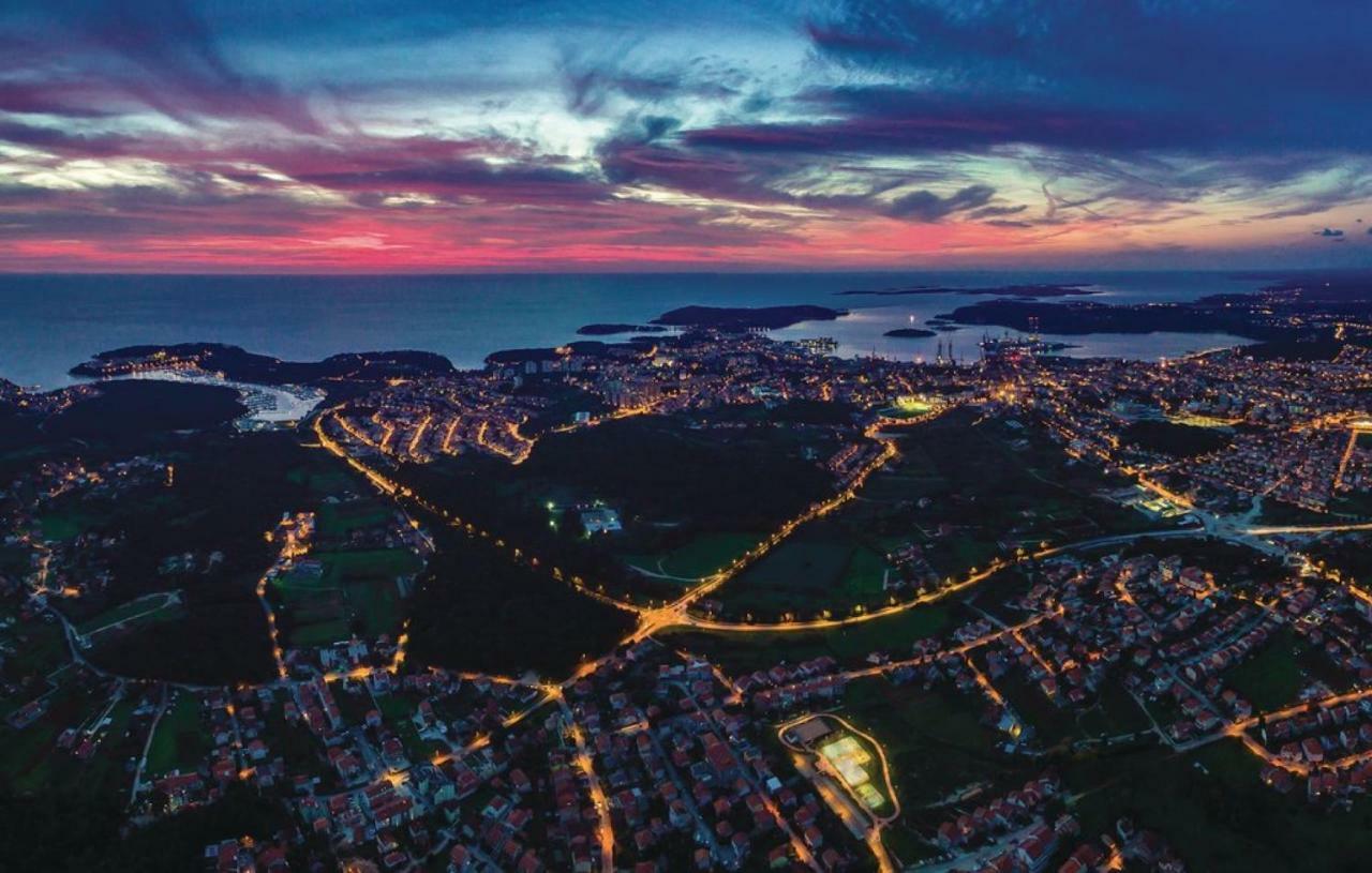 Apartments Vea Пула Екстер'єр фото